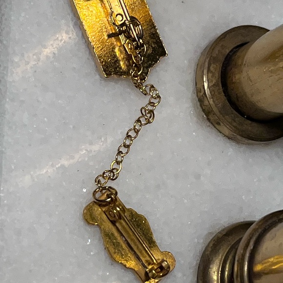 Gold and Blue Accompanist Band Clarinet Lapel Pin - Picture 3 of 6